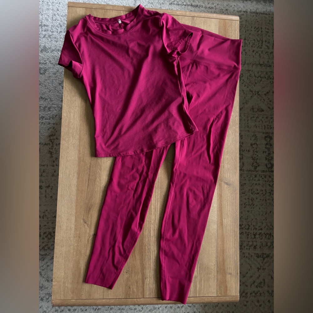 H&M DryMove Magenta Two-Piece Workout Set